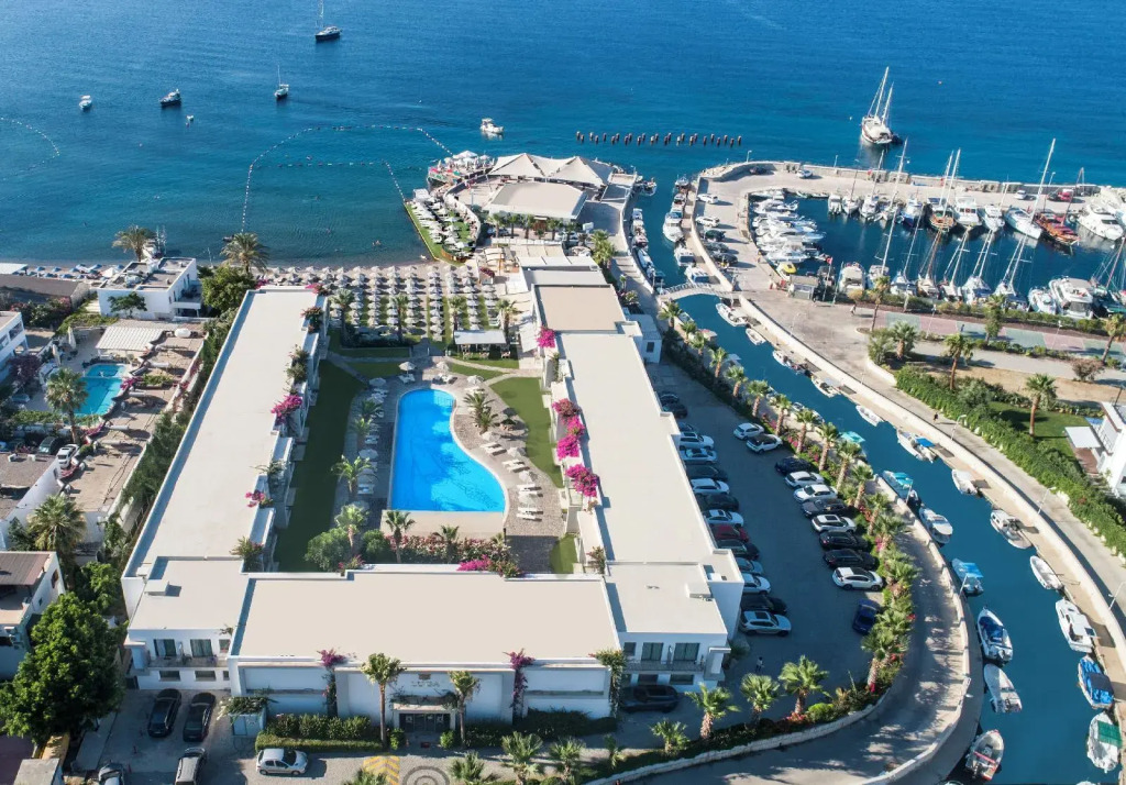 Lugga Boutique Hotel & Beach