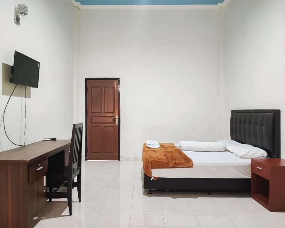 RedDoorz Plus Syariah near Simpang Rimbo Jambi 2