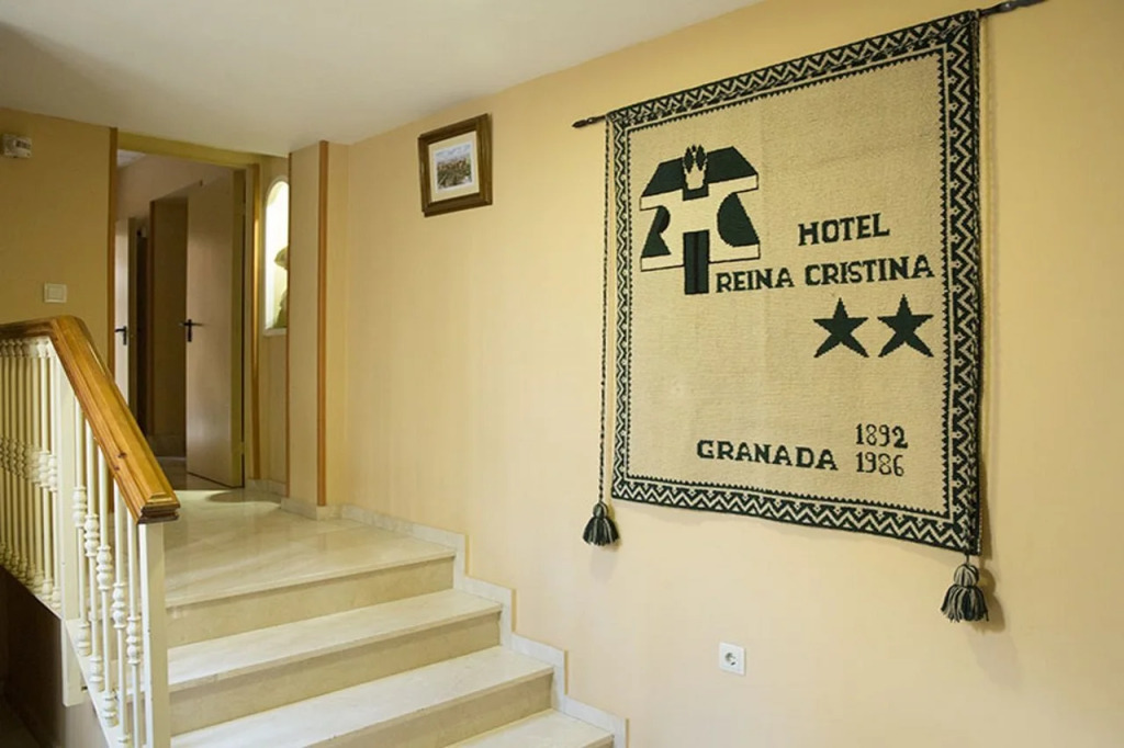 Отель Reina Cristina
