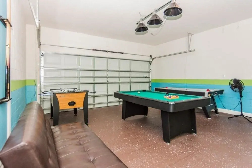 Have a Family Great Time at the Club House St5160