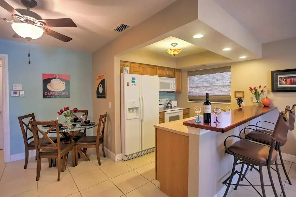 1 Mi to Beach Access: Naples Home w/ Lanai