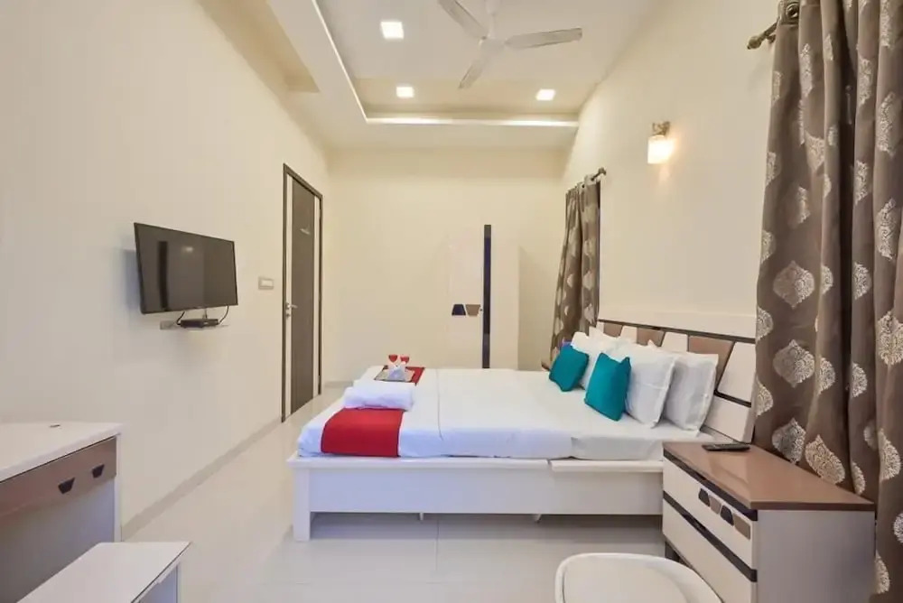 Paramount By Joy Suites