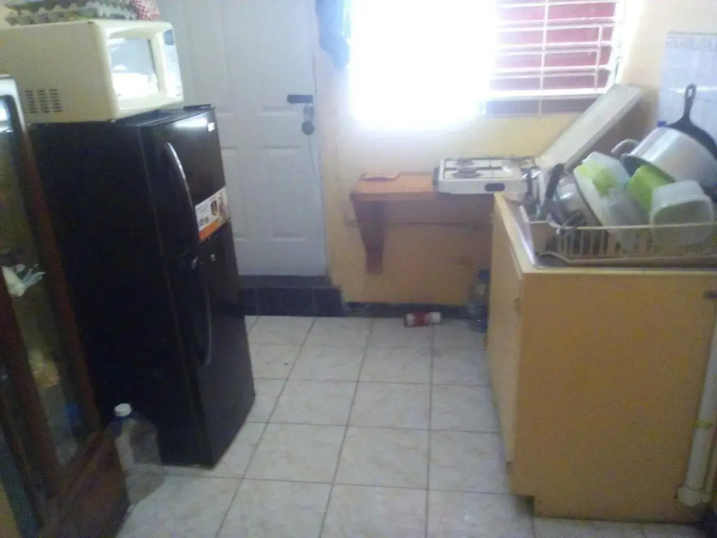 Leslies Home