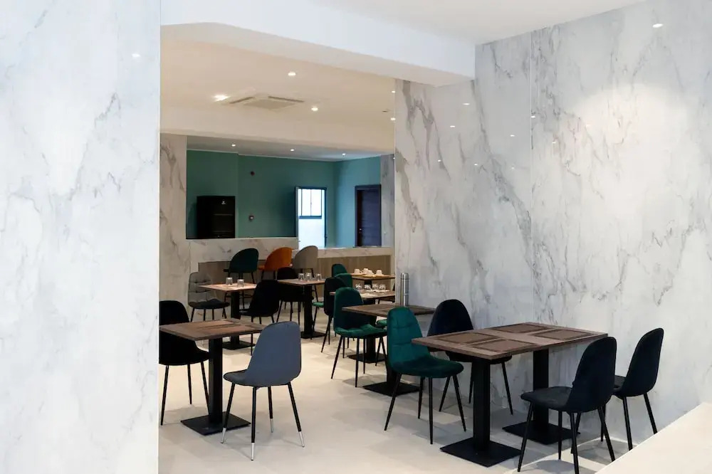 Lh HOTELS