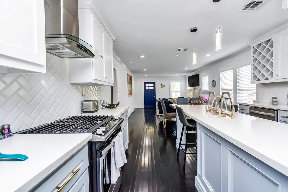 Historical Cozy Home in the Houston Heights Near Downtown, Midtown Galleria