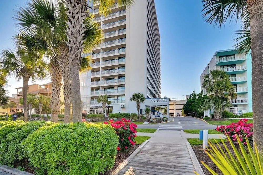 Ocean-view Balcony: Peaceful Forest Dunes Condo!