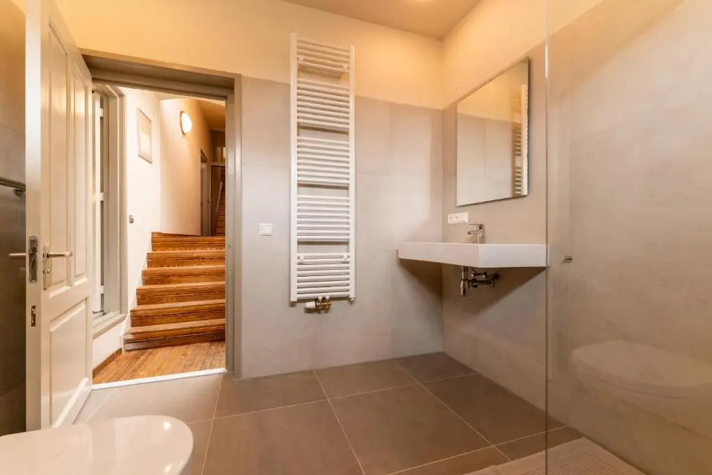 Gunnerys Guest House