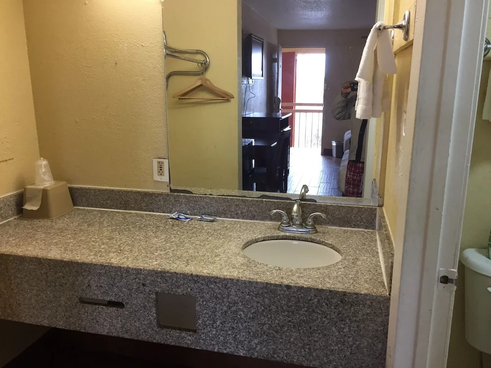 Diamond Inn Motel By OYO Rooms