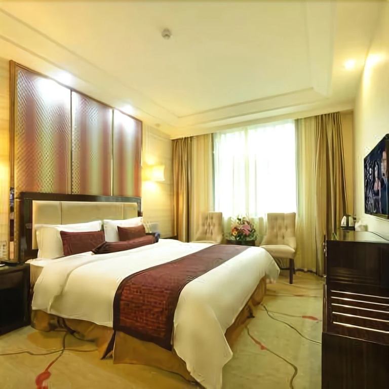 Golden Cube Grand Hotel