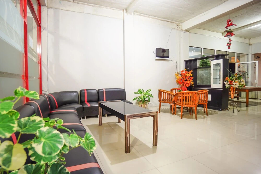Bs Residence by OYO Rooms