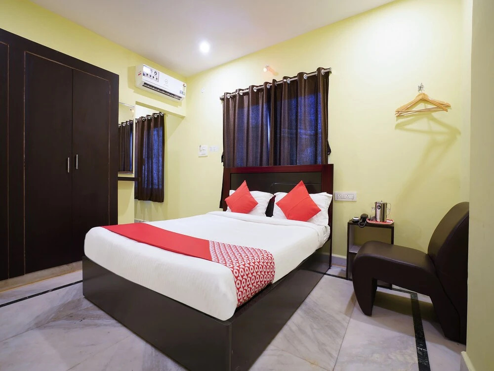 Tulasi Anugana Grand by OYO Rooms