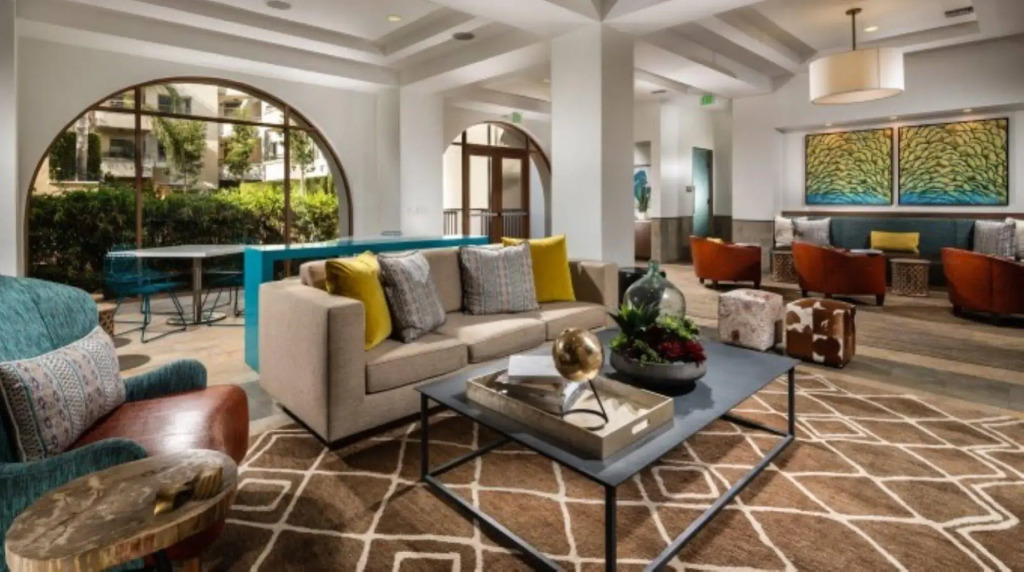 Global Luxury Suites at Tiverton Ave