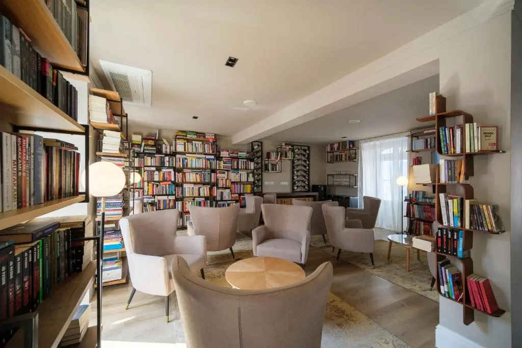 Azores Book Hotel