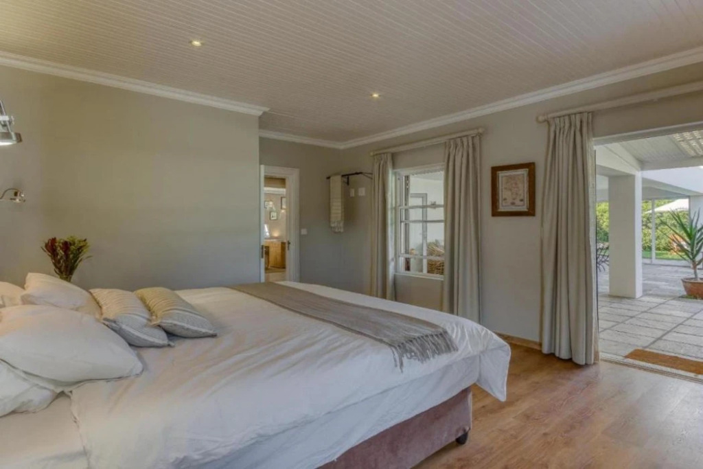 Explorer Guesthouse