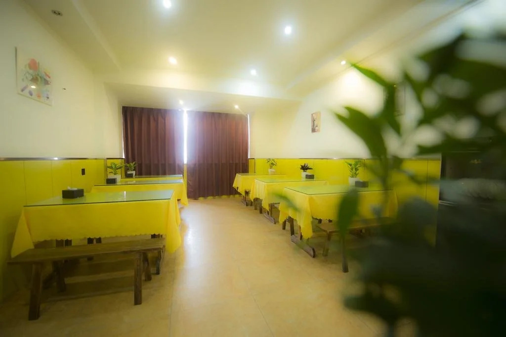 Shangxi Deng Holiday Hotel