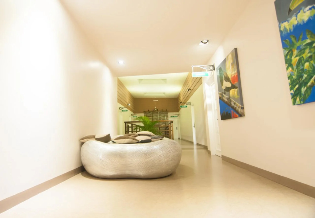Avenue One Hotel