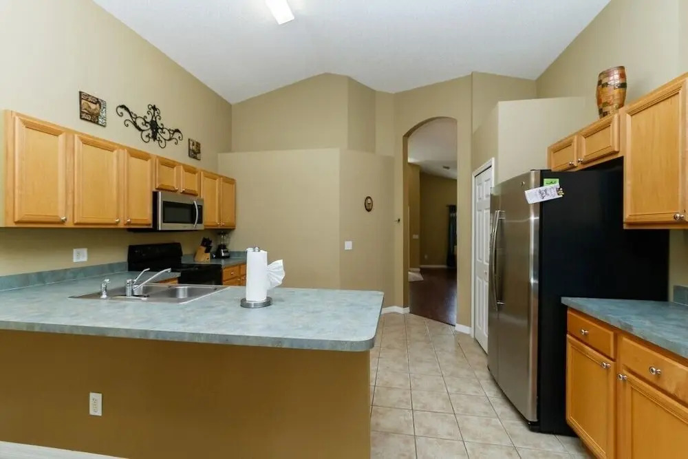 Enchanted Emerald 4 Bedroom Home by RedAwning