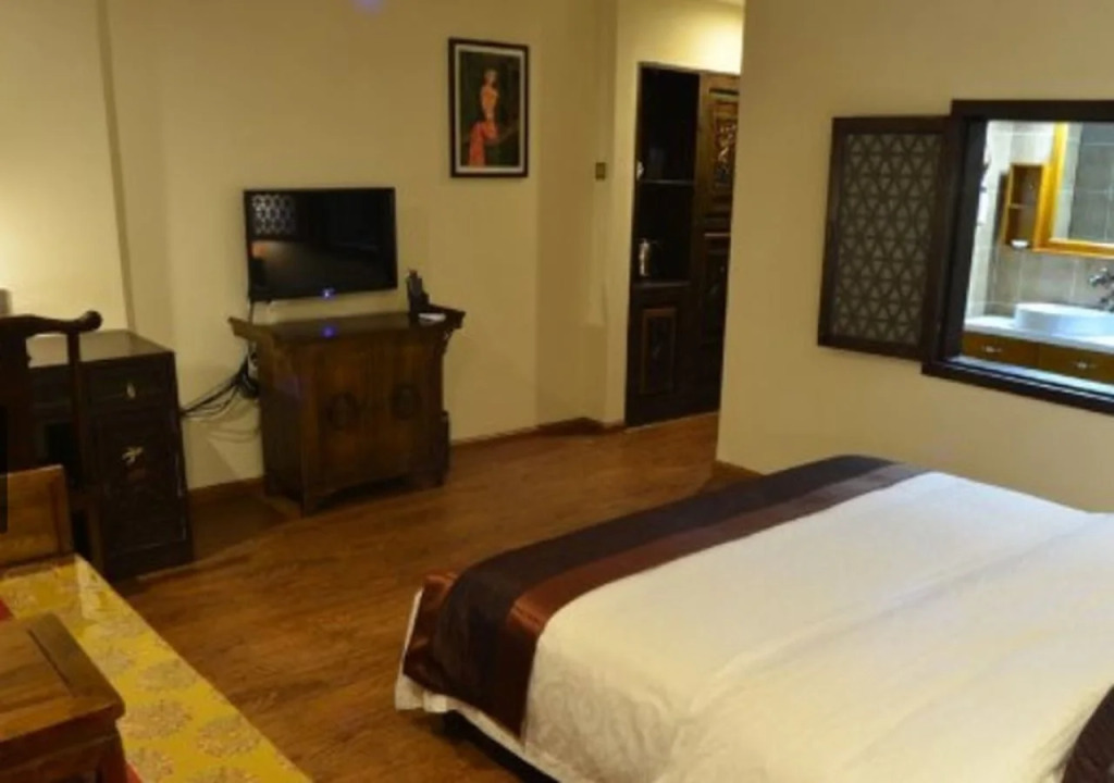 Floral Hotel Green Lakeshore
