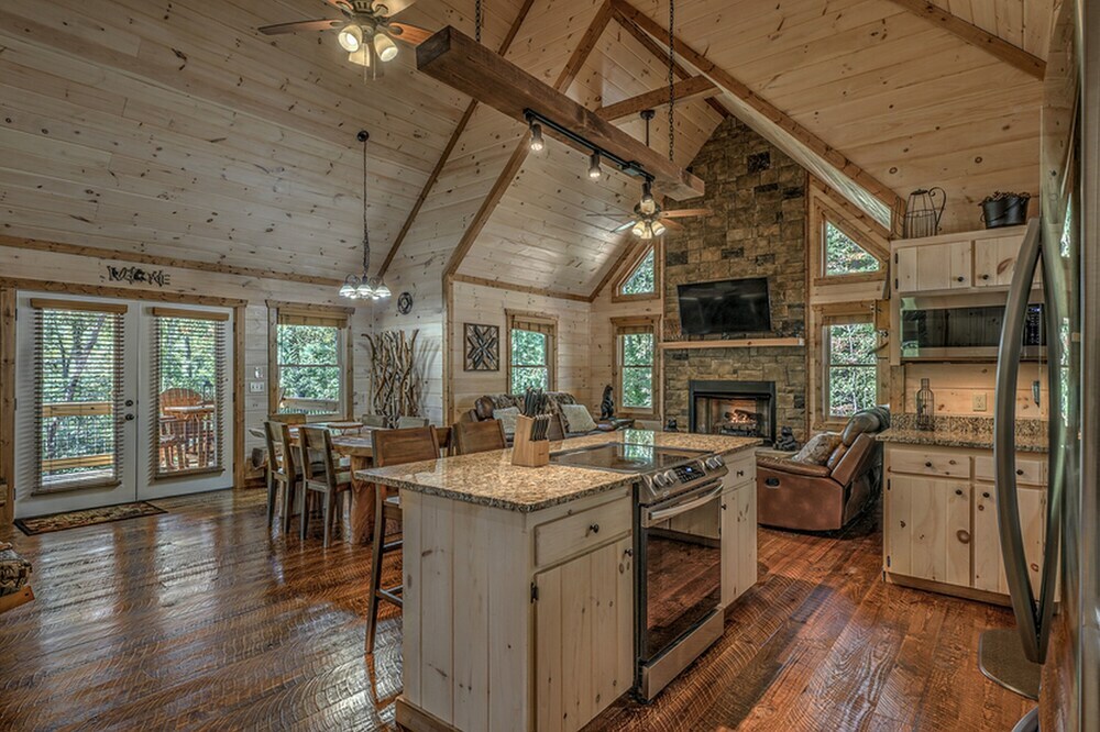 A Cozy Corner Cabin by Escape to Blue Ridge