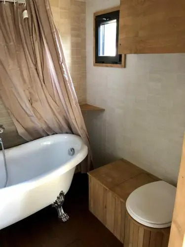 Spa Les Jardins De Chiron Lodges et Tiny House dans le sud