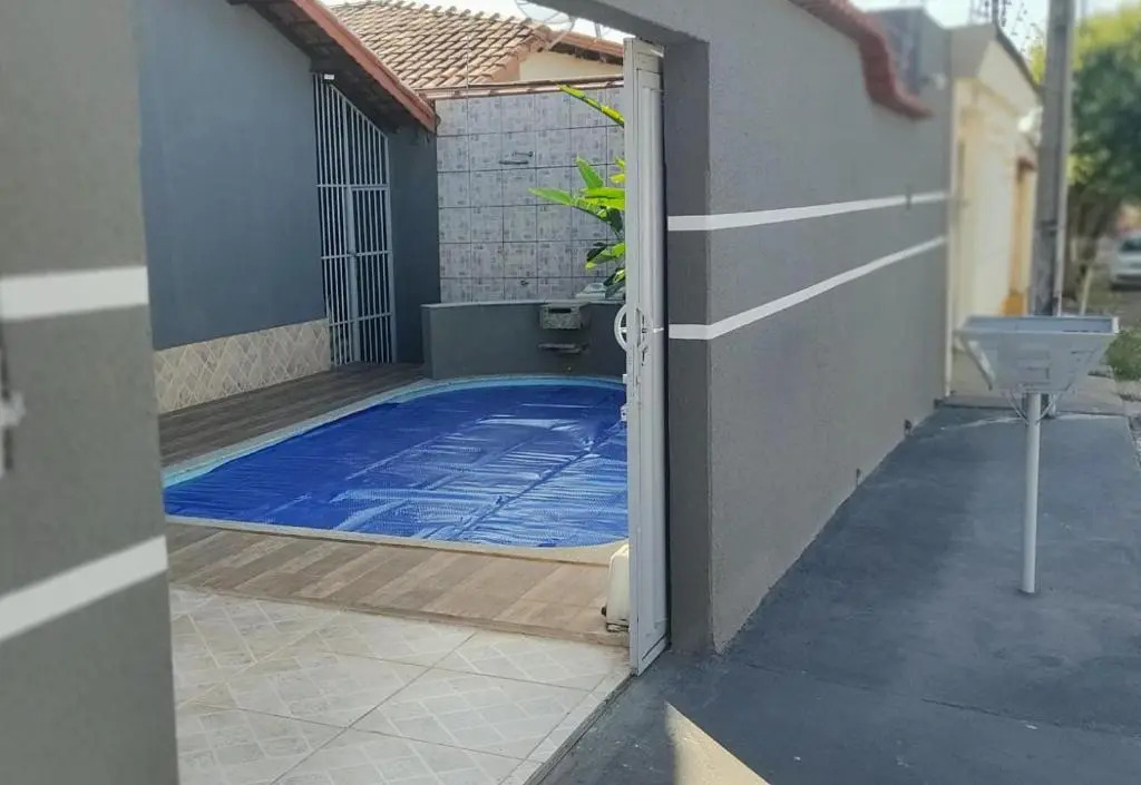 Casa 3/4 com piscina e mesa de sinuca em Caldas Novas