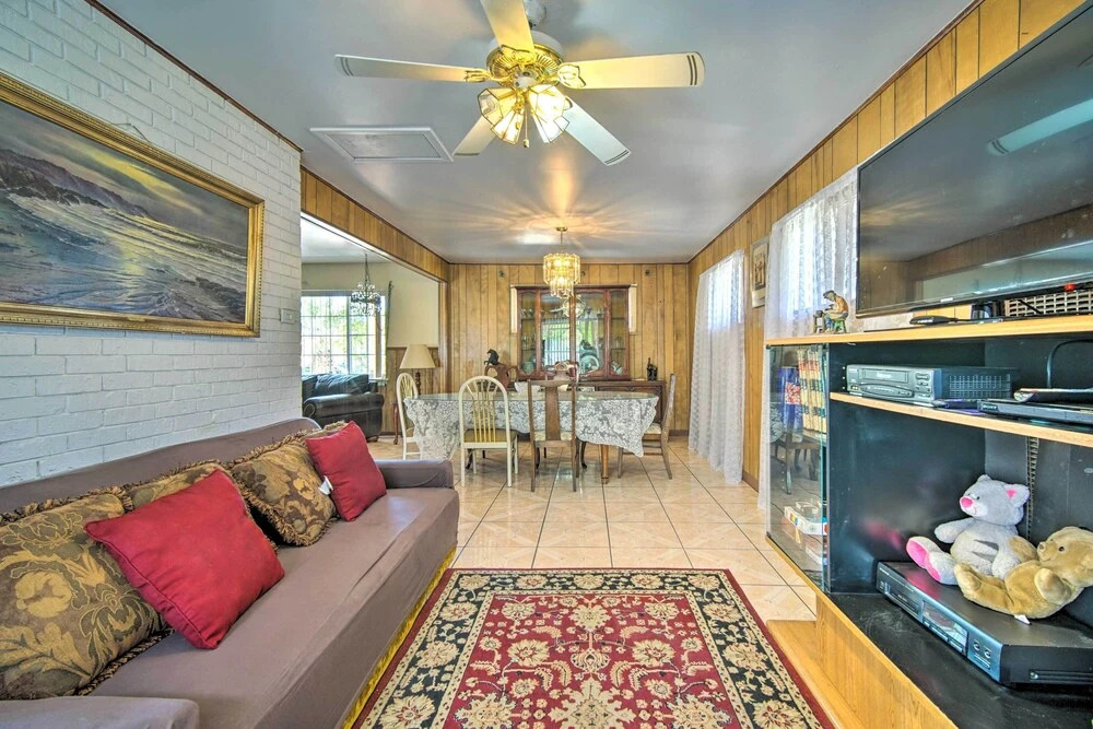 El Paso Home < 1 Mi to Lone Star Golf Club!