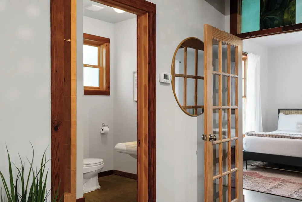 Urban Cowboy Villas - Heart of 704