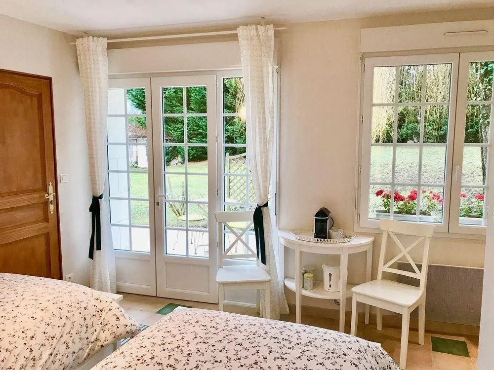 Sans Souci Bed and Breakfast with Luxe Heated Pool
