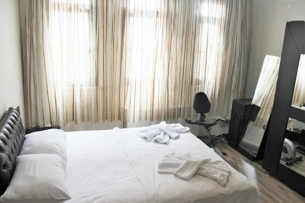Mardian House - Adults Only