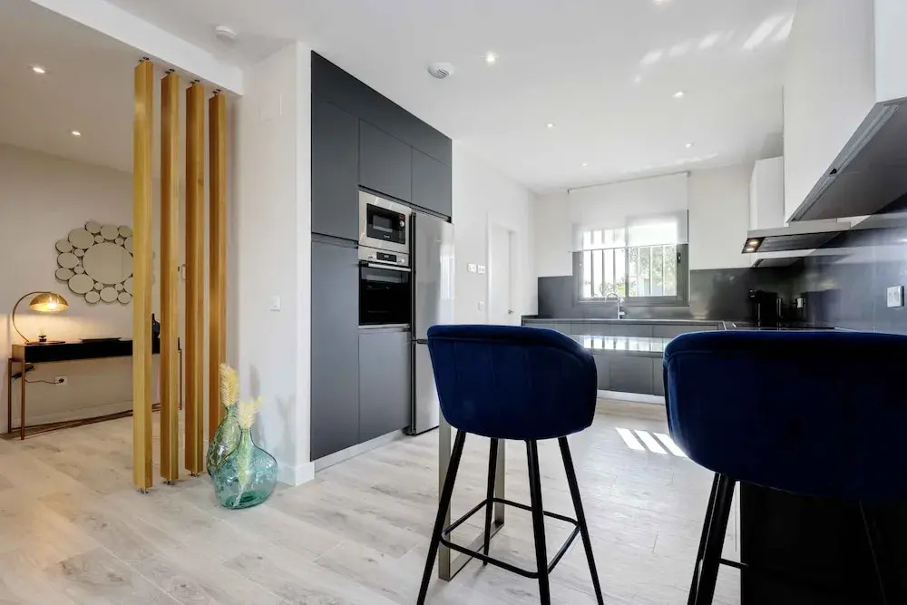 Modern Four Bedroom House With Golf Course Views