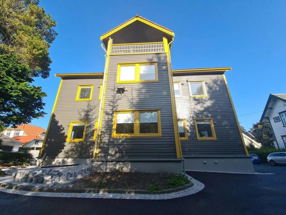 Bright And Modern - 2-bedroom, Central, Free Parking