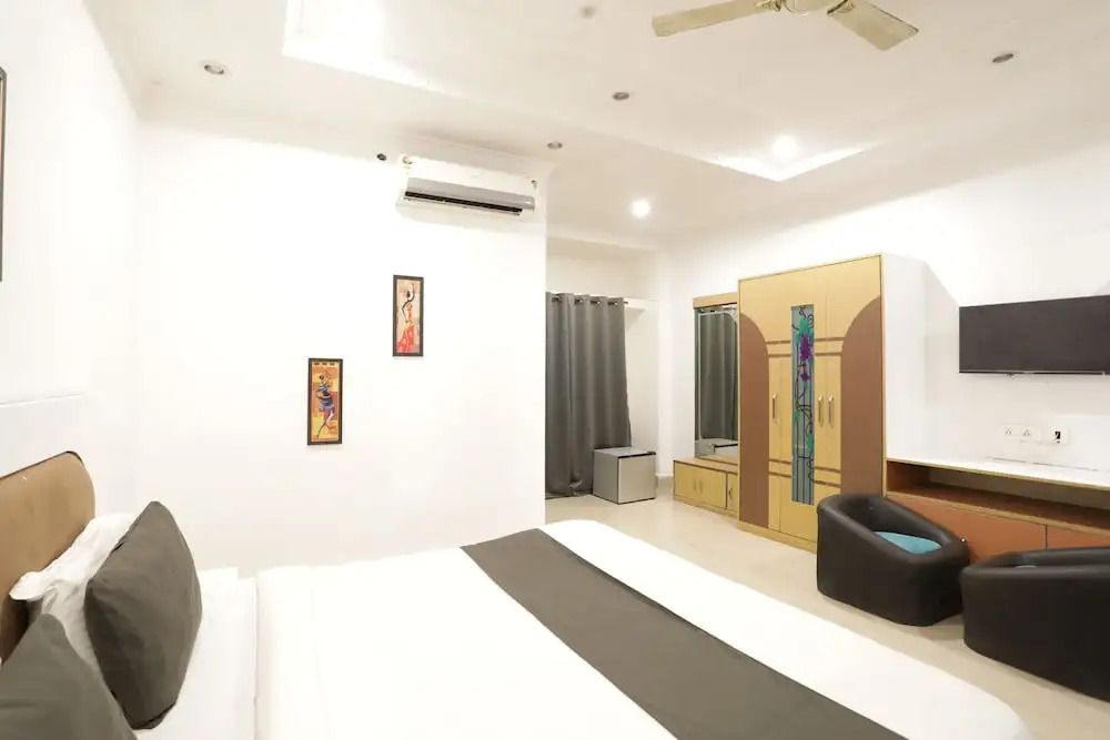 Goroomgo Hotel Hi5 Stay Bhubaneswar