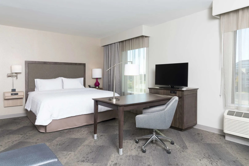 Hampton Inn & Suites by Hilton Chicago Schaumburg IL