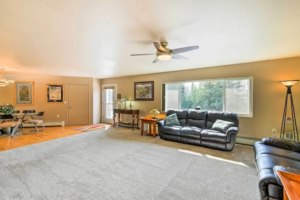 Hillside Anchorage Home by Hiking & Biking Trails!