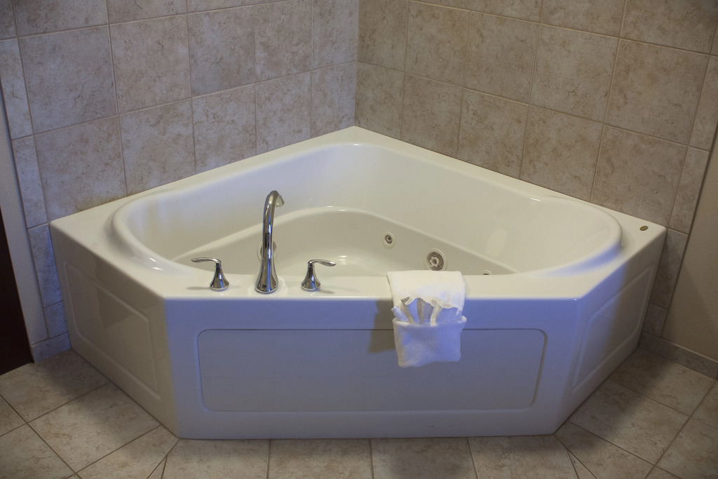 Holiday Inn Express & Suites Youngstown West - Austintown by IHG