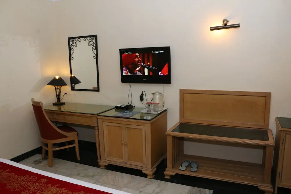 OYO 1898 Hotel Aditya