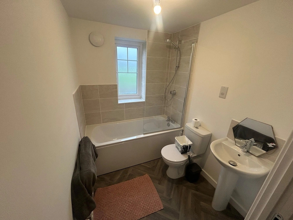 Modern Flat near Anfield & Free Parking