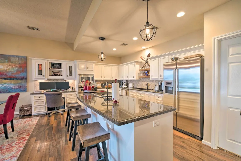 Lavish Lakefront House w/ Pool Table & Patio!