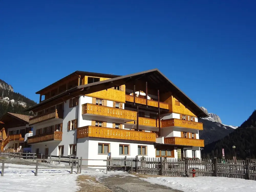 Ciasa Ramon & Bernard Apartments