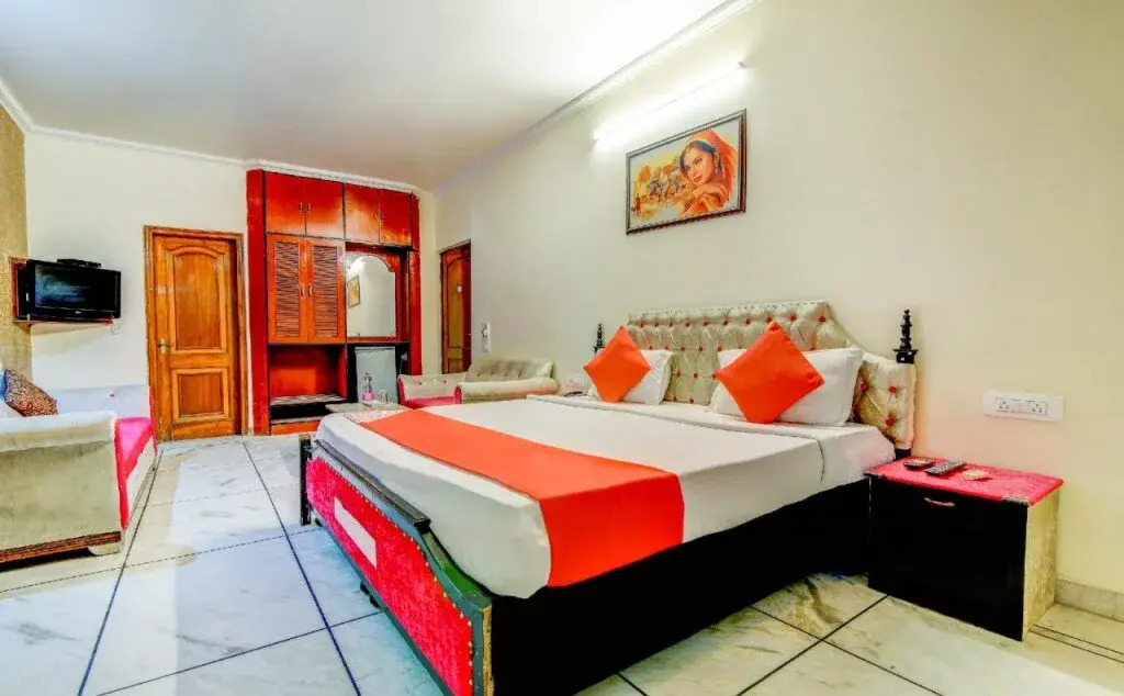 Hotel Rahul Palace By Golden Tree at Karol Bagh
