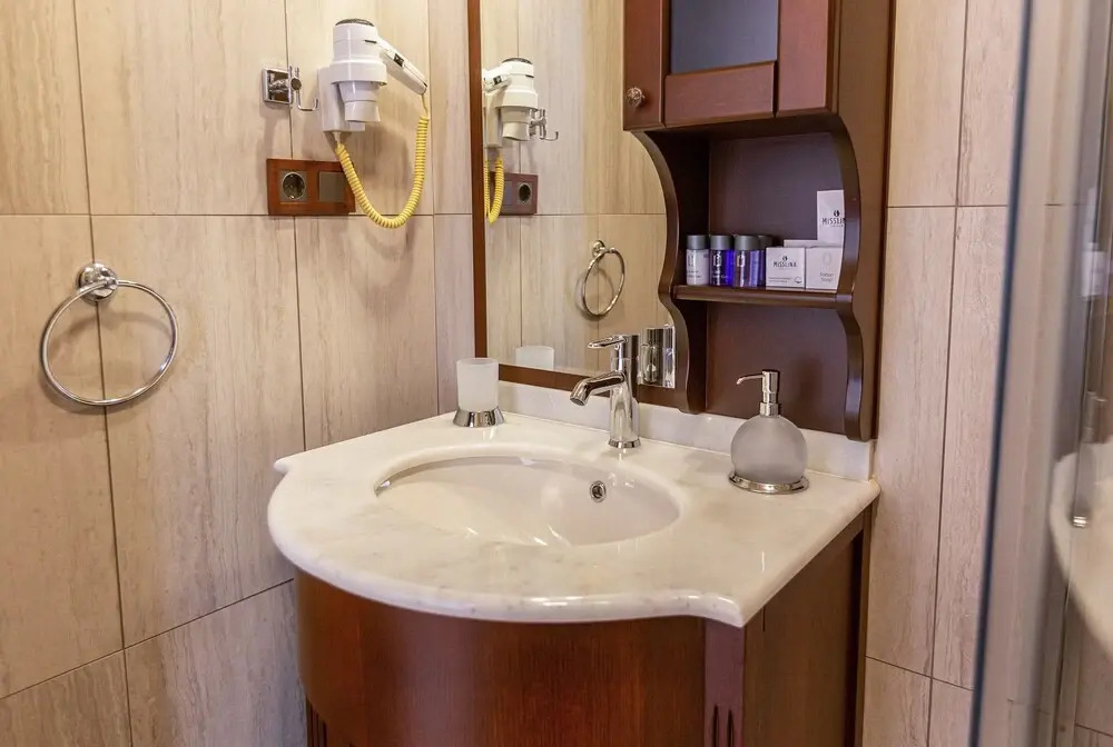 Bender Hotel - Old City