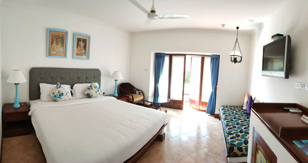 Coconut Grove Beach Resort