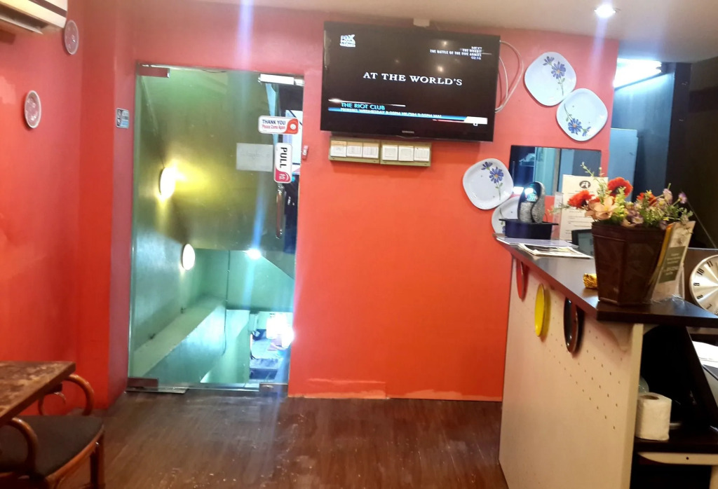 Allexsis Hotel & Cafe