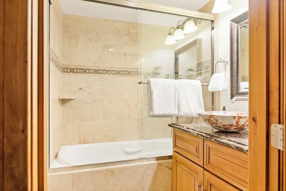 Summit Pine Lodge 4 BDR Minutes From Bear Lake!