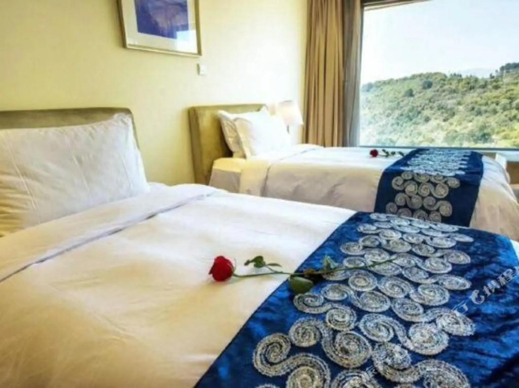 Qinglang Holiday Hotel Fuxian Lake