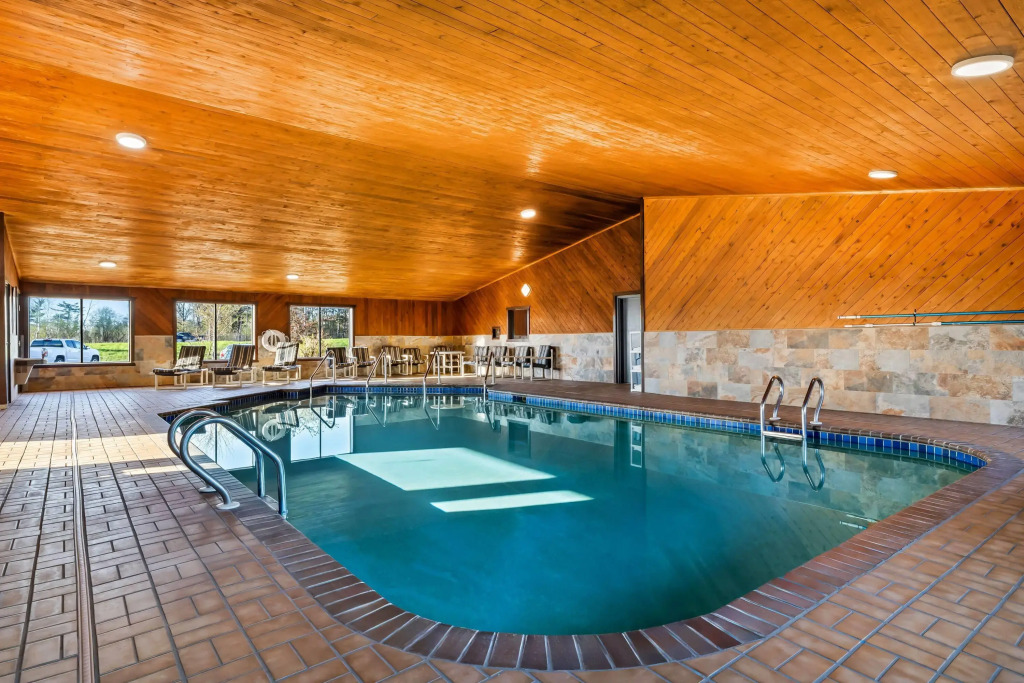 Days Inn by Wyndham Black River Falls - Access to ATV Trail
