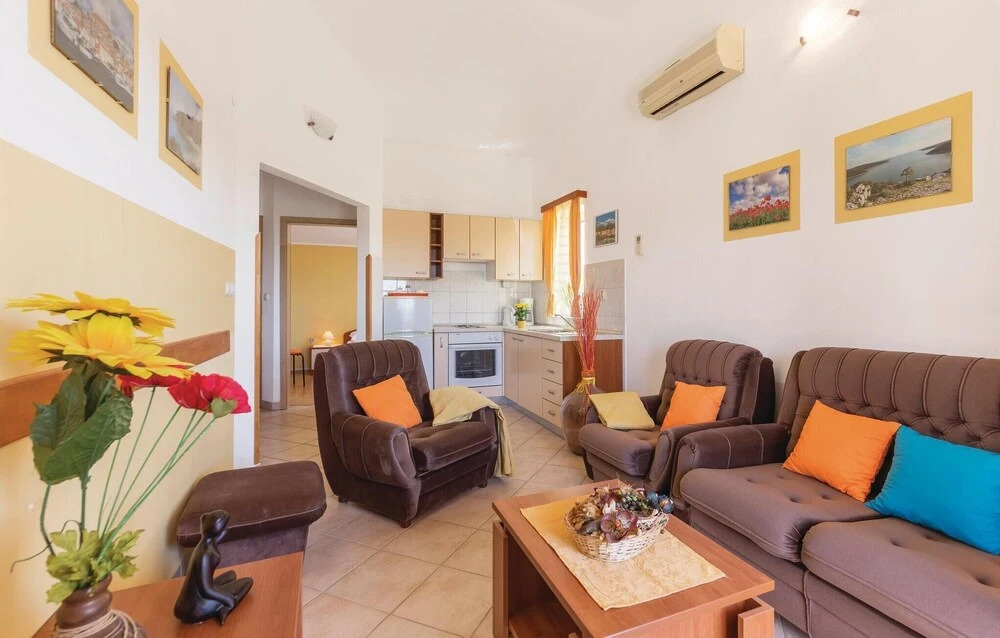 Awesome Home in Krnica With Wifi and 4 Bedrooms