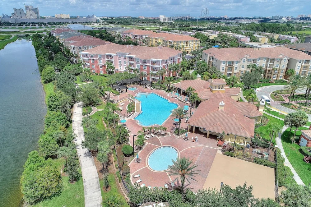 Vista Cay Resort, next to Universal #821