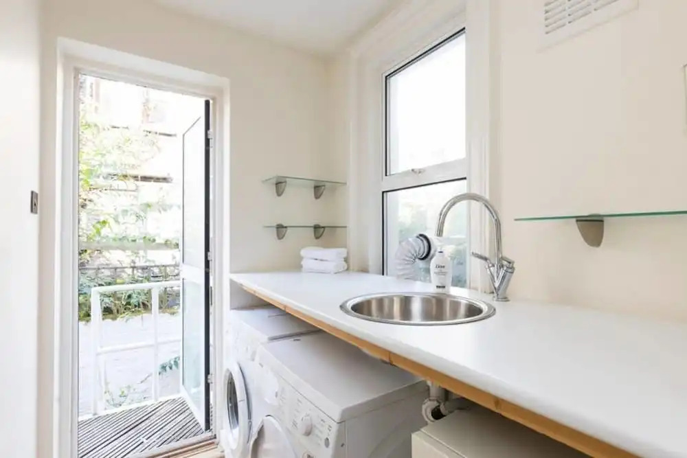 4 Bedroom Flat 4 min Walk From Hammersmith Tube