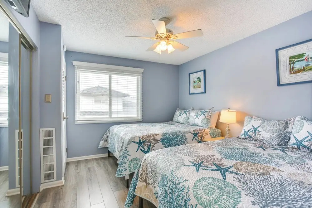 Quaint Wildwood Condo ~ Walk to Beach!